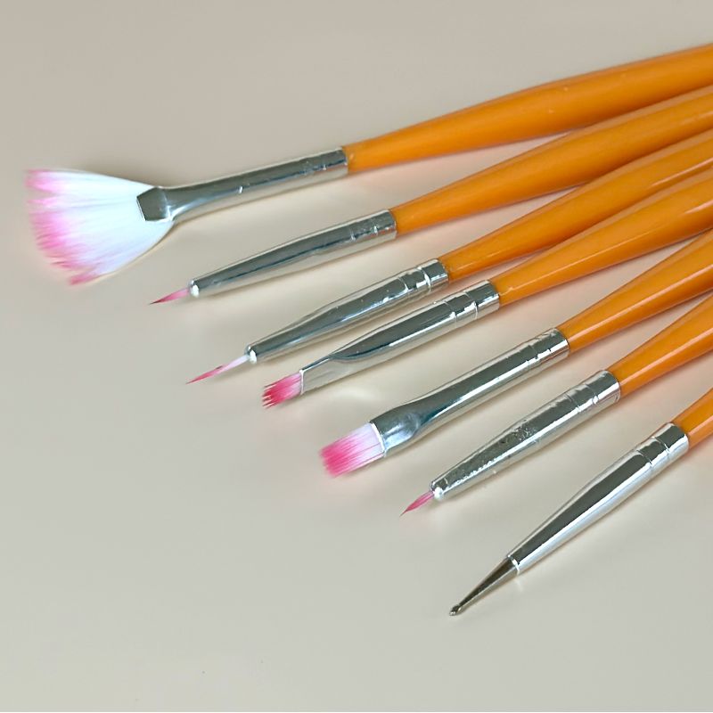 Set de 7 pinceaux manucure et Nail Art