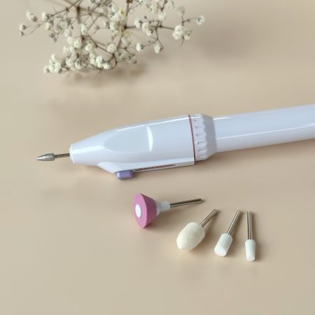 Ponceuse pour Ongles à Piles avec Embouts