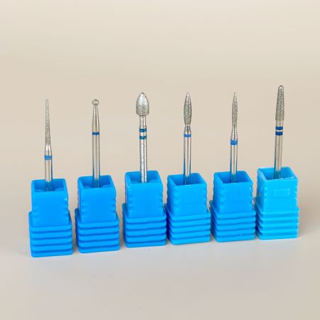 Lot de 6 embouts cuticules et Manucure Russe