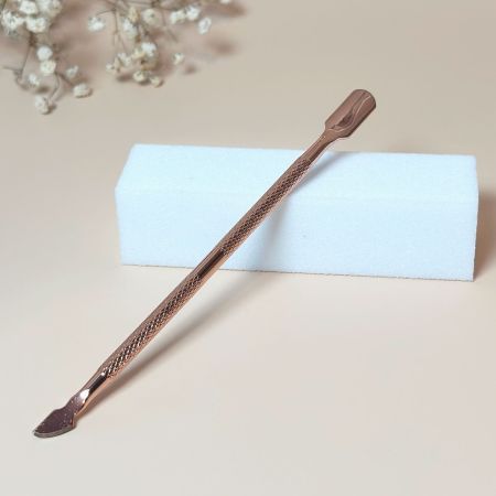 Pousse Cuticules en Acier Rose Doré