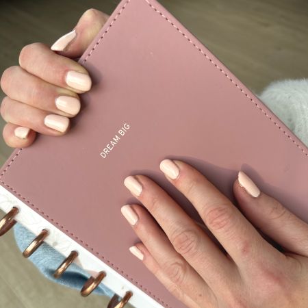 Vernis semi-permanent sans hema Beige