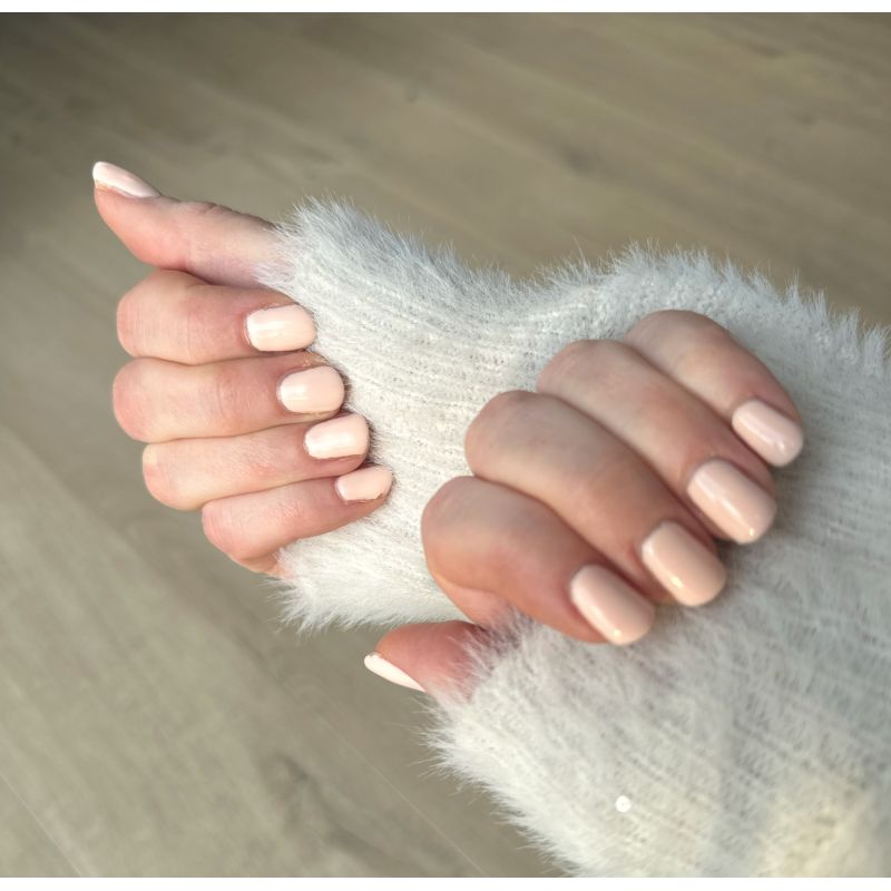 Vernis semi-permanent sans hema Beige