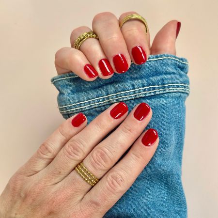 Vernis semi-permanent hema free Rouge Bordeaux