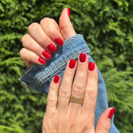 Vernis semi-permanent hema free Rouge Bordeaux