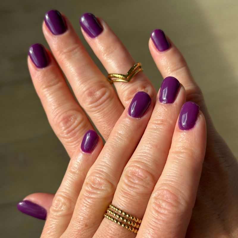 Vernis semi-permanent hema free Aubergine