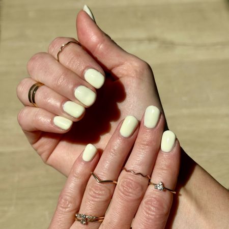 Vernis semi-permanent hema free Jaune Pastel