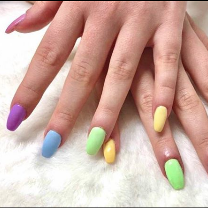 mismatched nails couleurs