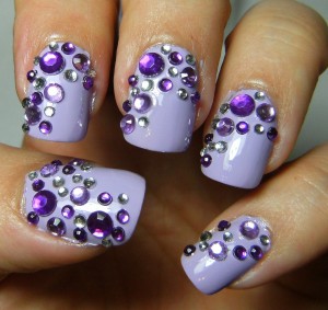 ongles chic avec strass
