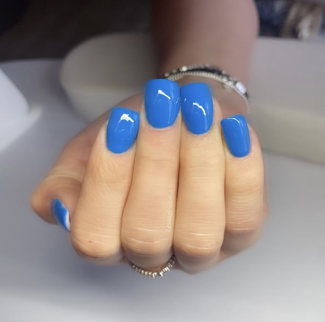 vernis semi-permanent bleu